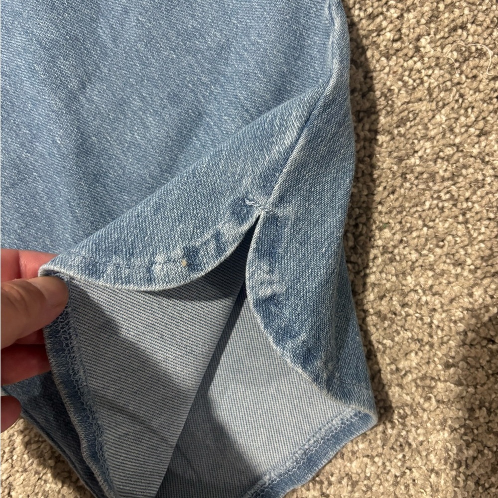 WOMEN WITH CONTROL Pull On Medium Blue Denim Capris - Picture 4 of 7